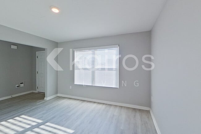 Photo - 273 Monarch Ln