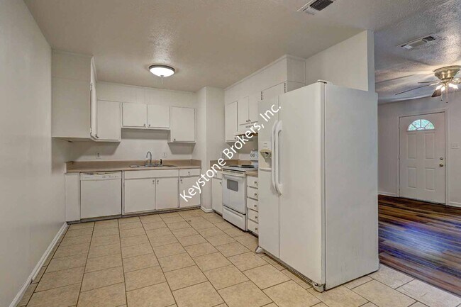 Photo - 2334 Ollie Dr