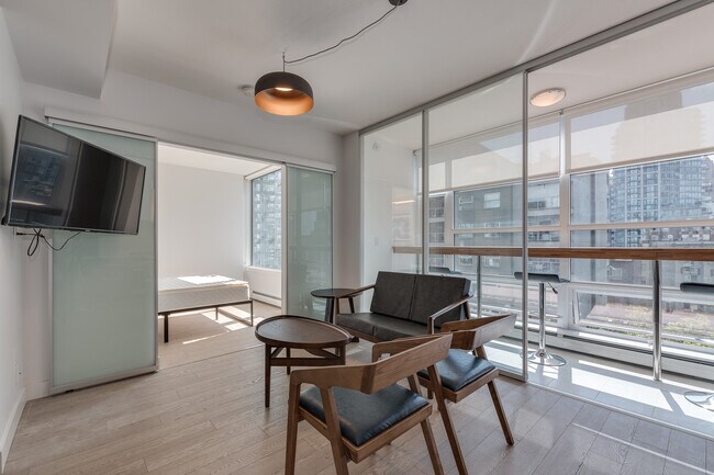 Photo - 1283 Howe St