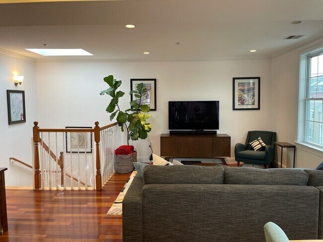 Photo - 93 Sciarappa St Unit 3