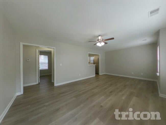 Photo - 262 Stonewood Dr