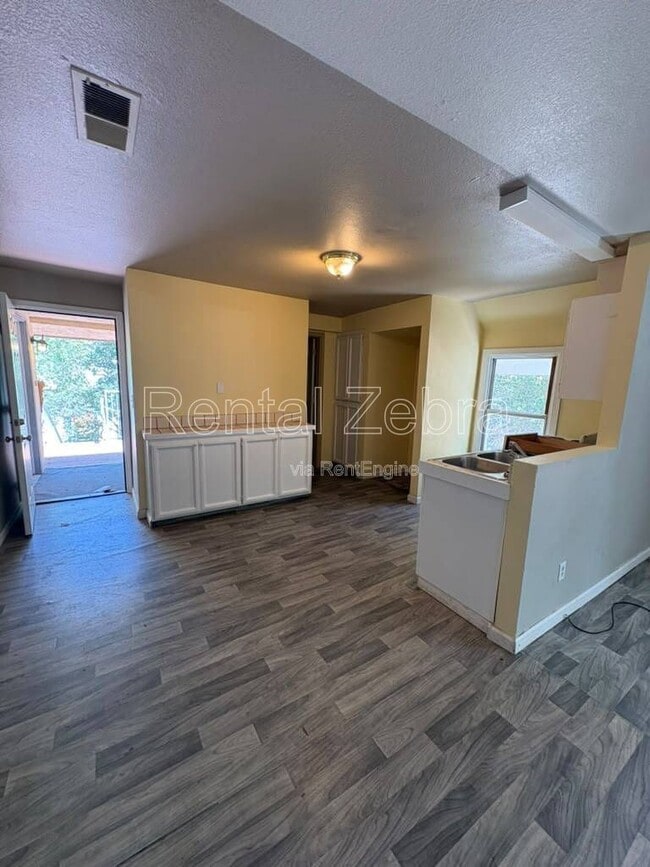 Photo - 353 W 22nd St