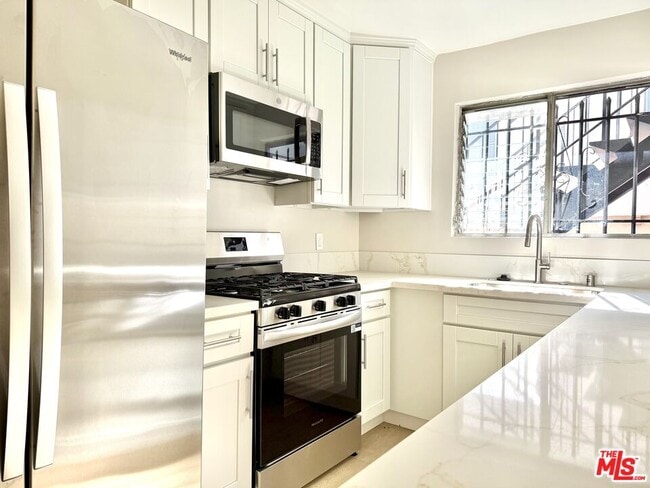 Photo - 925 S Holt Ave Unit 2