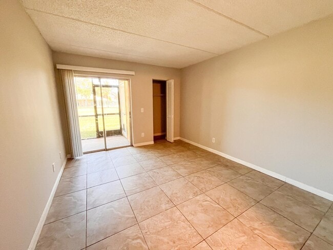 Photo - 1106 Meadows Cir Unit 1106