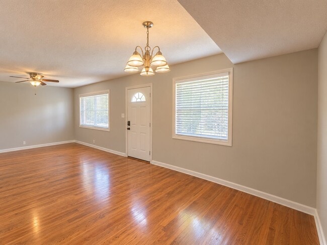 516 Alcove Ave