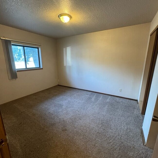 Photo - 7573 W Pine St Unidad 2