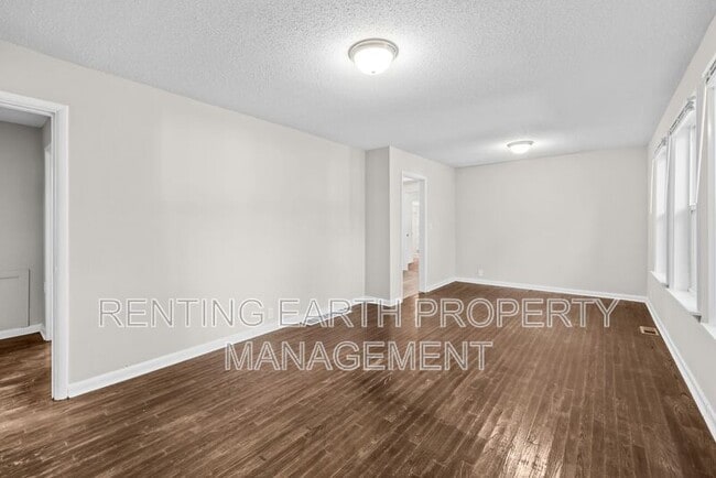 Photo - 1128 Cardwell Ln