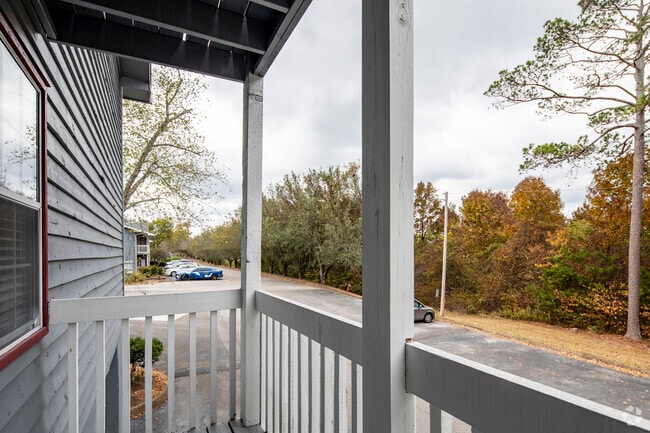 1 BR, 1 BA, 478 SF
