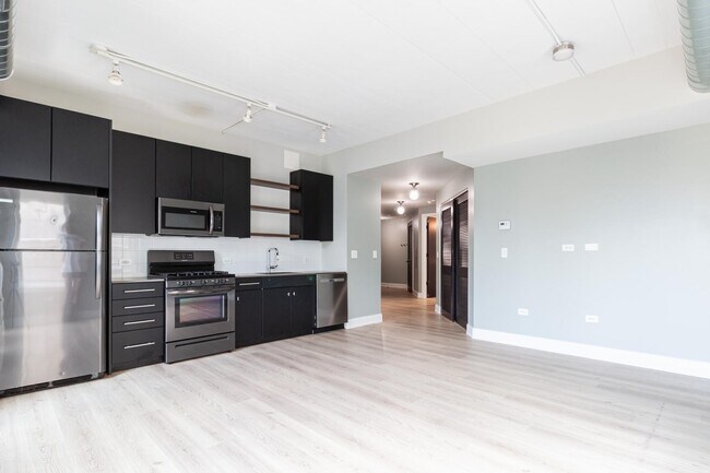 Photo - 941 W Belmont Ave Unidad 207