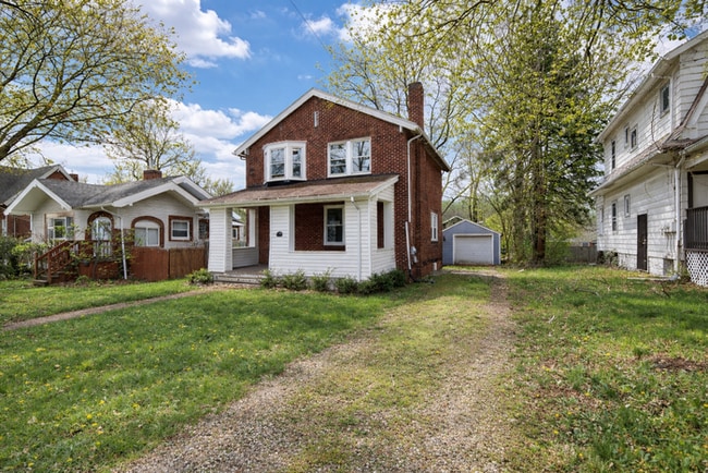 Building Photo - 1598 Pilgrim St