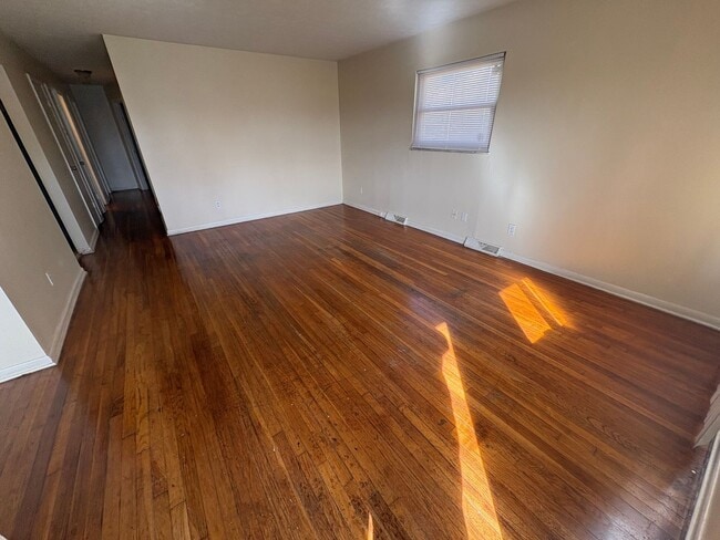 Photo - 939 S Waverly St