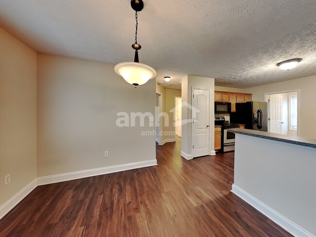 Photo - 3892 Refinement Way