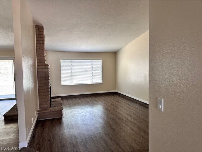 Photo - 1700 Rolling Hills Dr