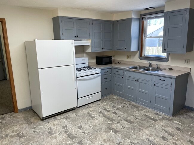 Photo - 701 9th Ave N