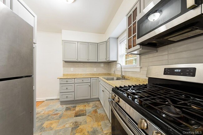 Photo - 545 E 93rd St Unidad 2