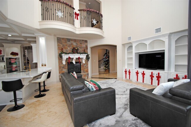 Photo - 15823 Medina Lake Ln