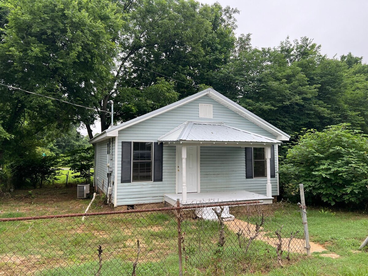 2701 25th Street Tuscaloosa (Section 8 acc... - 2701 25th Street Tuscaloosa (Section 8 acc... House