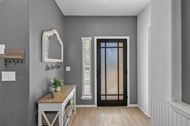 Photo - 408 Ravello St