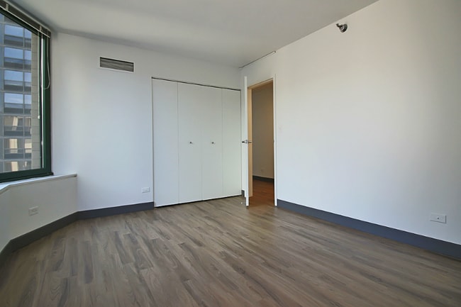 Photo - 439 E Ontario St