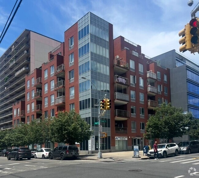 Building Photo - 38-30 Parsons Blvd Unit 2F Rental