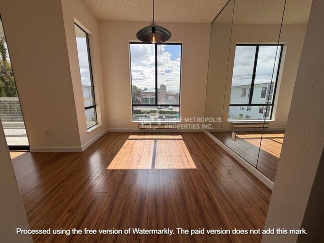 Photo - 1 Captain Dr