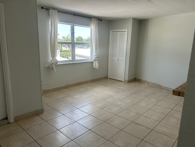 Photo - 2036 NE 18th St