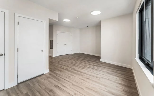 Photo - 72 S Essex Ave