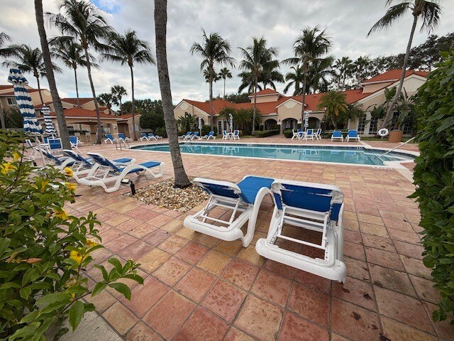 Photo - 1610 N 42ND Cir Unidad 303