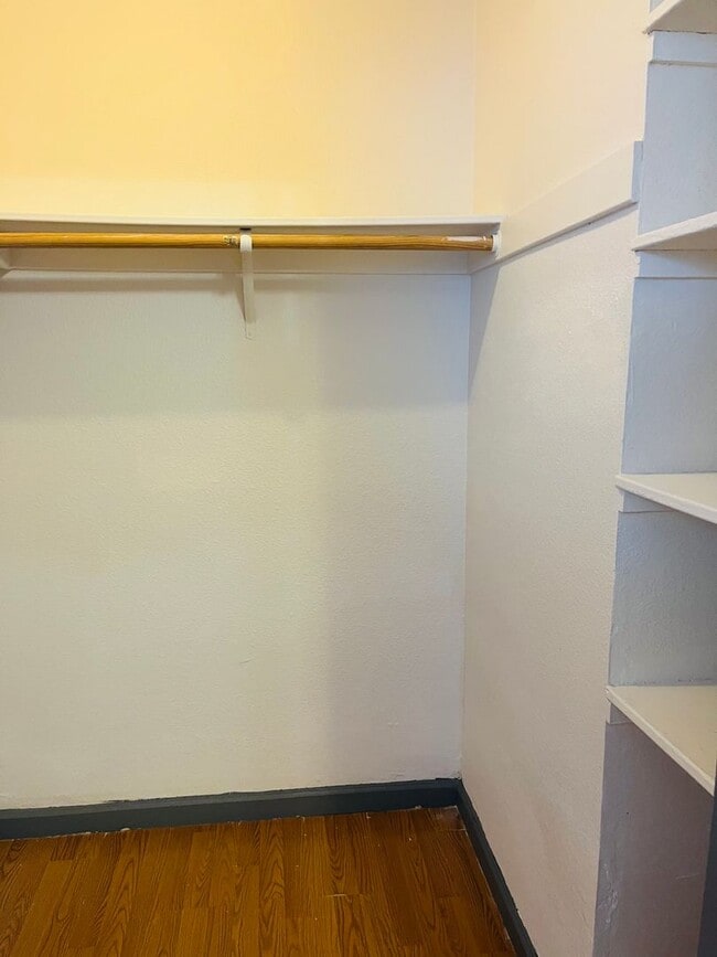 Photo - 1117 Roselawn Ave Unit B