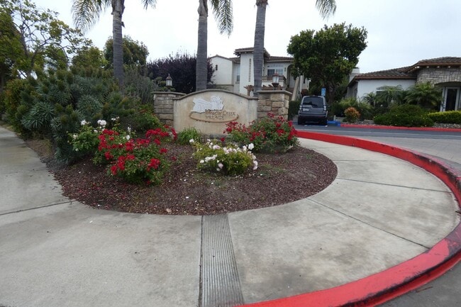 Building Photo - 3 bedroom, 2 bath condo in Orcutt Unit 2L