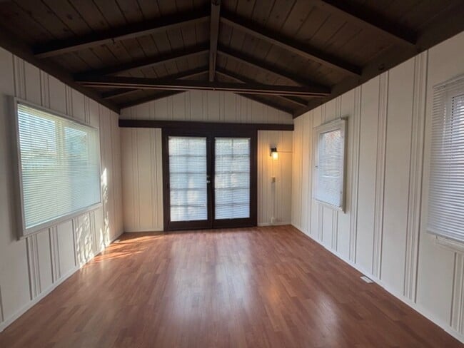 Photo - 4807-4809 Brighton Ave Unidad 4809