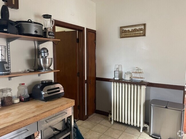 Building Photo - 2745-2747 S. Herman St. - Duplex Unit 2745 Lower Rental