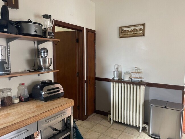 2745-2747 S. Herman St. - Duplex - 2745-2747 S. Herman St. - Duplex Apartment Unit 2745 Lower