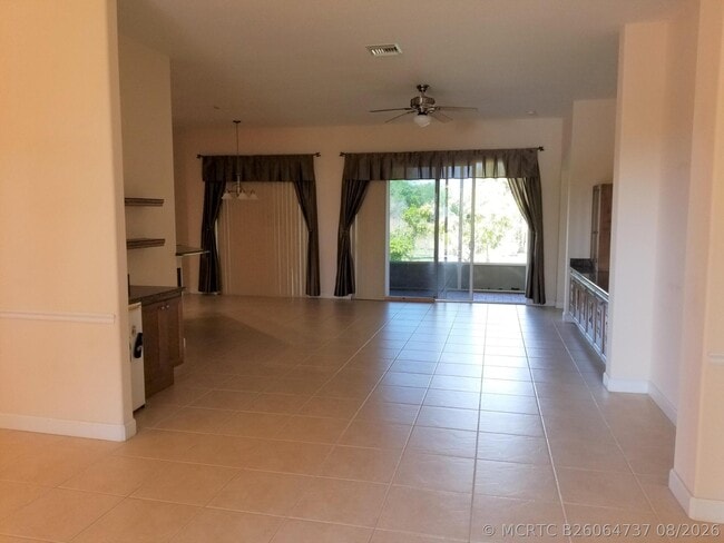 Photo - 2024 SW Driftwood St