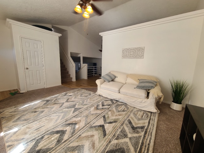 Photo - 991 N 2100 W