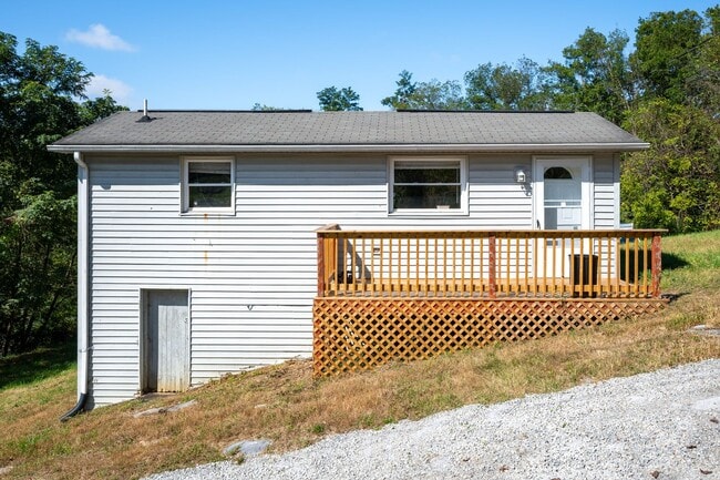 Photo - Updated 2 bedroom 1 bath in Fairlawn VA