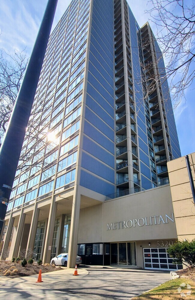 Building Photo - 5320 N Sheridan Rd Unit 1608 Rental