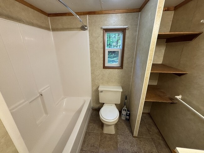 Photo - 324 E Newport Rd