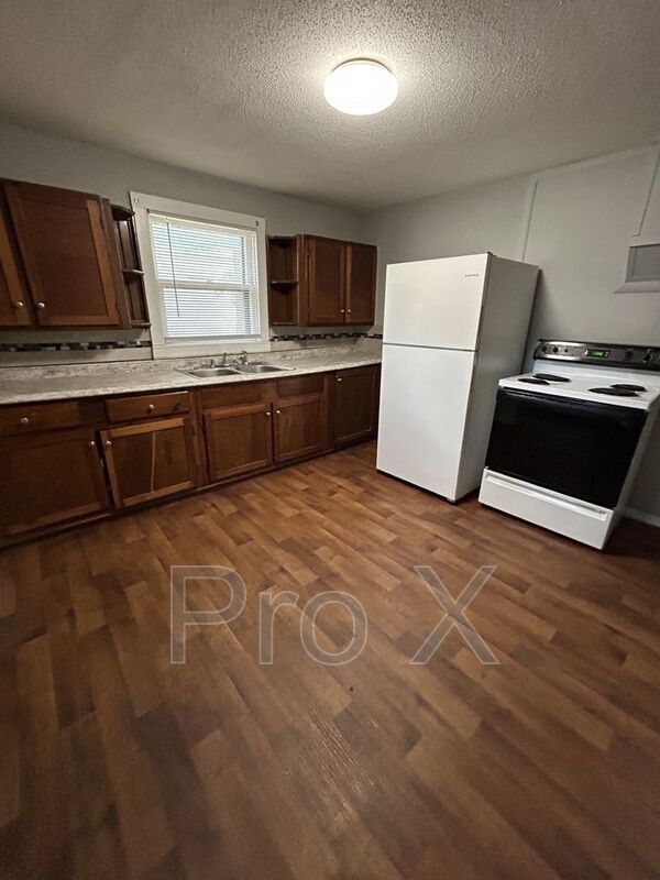 Photo - 1014 W 3rd St