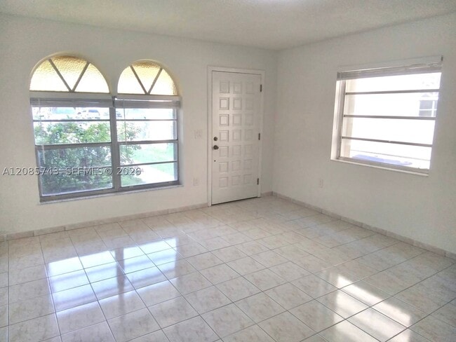 3304 SW 23rd St Unit 0