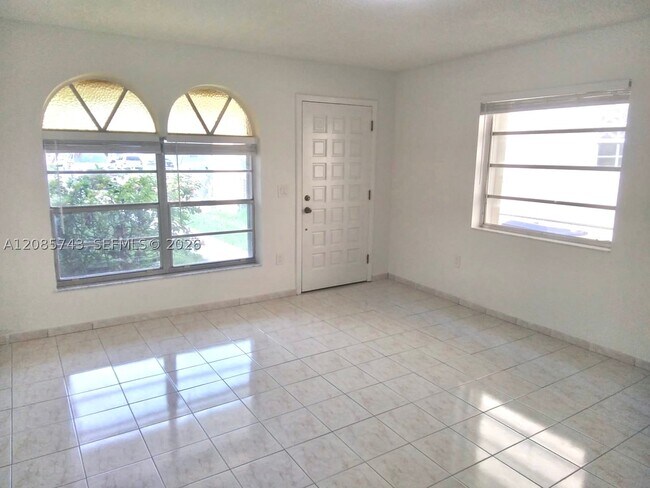 Photo - 3304 SW 23rd St Unit 0