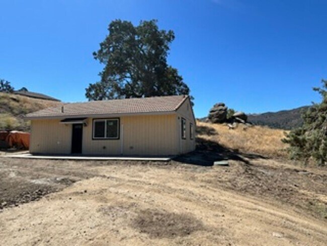 Photo - 23578 Lakeview Dr