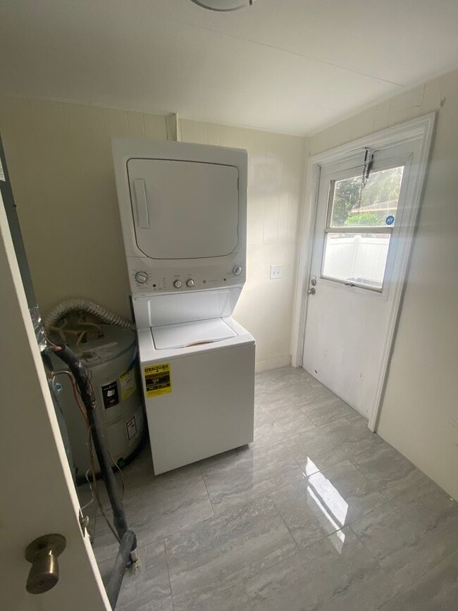 Photo - 3 bed, 1 Bath St. Petersburg FL