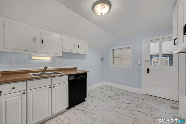 78 Lancaster Rd Unit 3