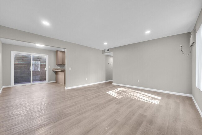 10472 Chapman Ave Unidad B