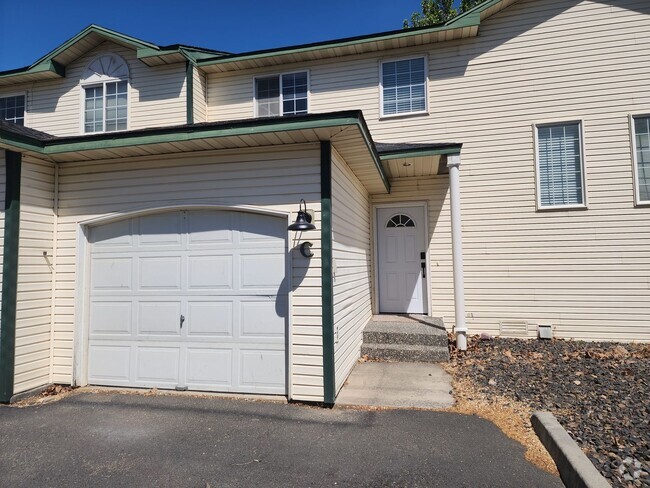 Building Photo - 1416 S Skyline Dr Unit 1416 Skyline  C Rental