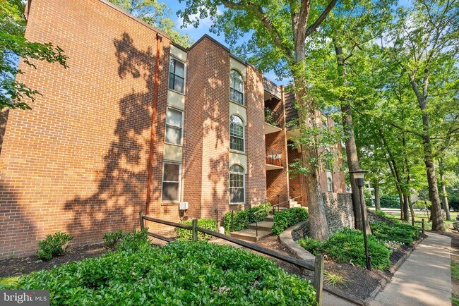 Photo - 3378 Woodburn Rd Unit 11