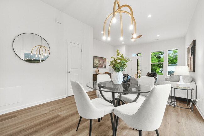 Photo - 1223 Oakland Dr SW