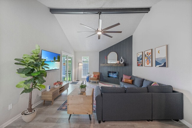 Photo - 11906 Blueridge Mountains Dr Unidad ID1268419P