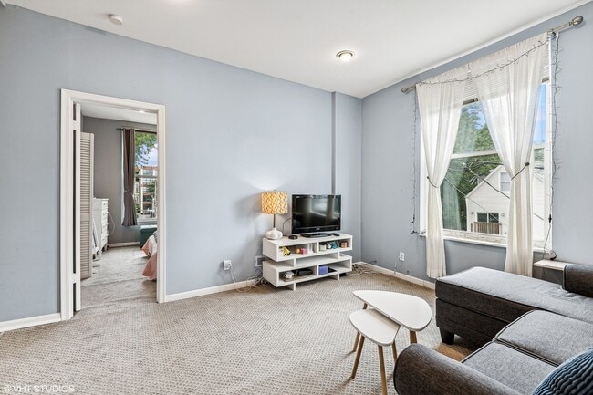 Photo - 1815 W Henderson St Unit 2